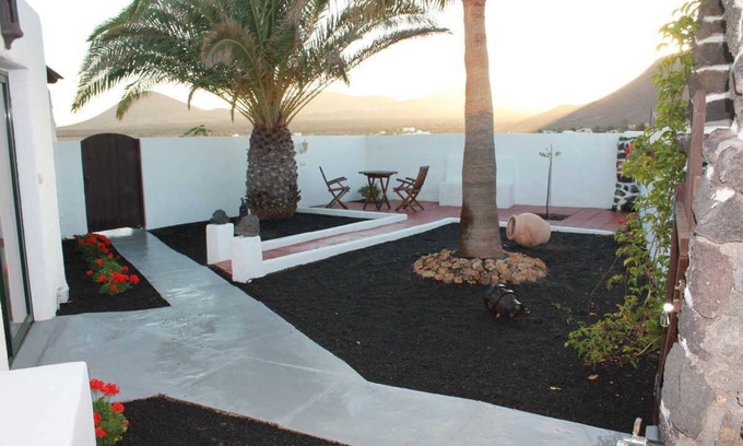Las Cabreras Apartment | Discover House Las Palmeras with Ocean Views & Spa Access