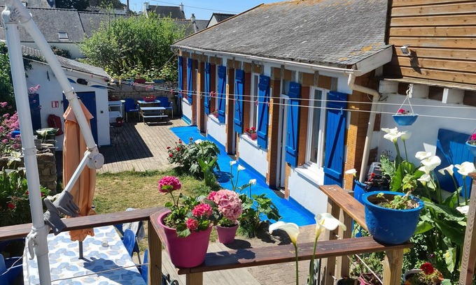 Saint-Pierre-Quiberon Cottage | Cozy Beach House in Fishermen Village with Oceanfront Views