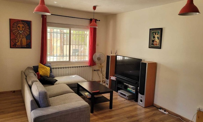 Mevaseret Zion Apartment | Discover House Maison Mevasseret Tsion: 10/10 Guest Rated Retreat