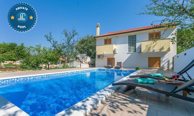 Sestanovac House | Discover House Marijan in Šestanovac - Pet Friendly Oasis