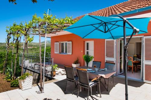 Cavoglave House | Child-Friendly House MM: Guest Rated 9.5 for Families