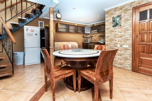 Chernihiv House | Family-Friendly Retreat at House Na Kurgannoy - 9.5 Rated