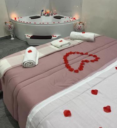 Secondigliano Apartment | Exceptional House Napoli Capodichino: Pet Friendly & More