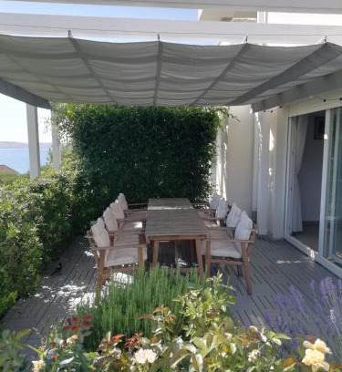 Rtina House | Beachside House Natali: 4-Star Stay with Ocean Views