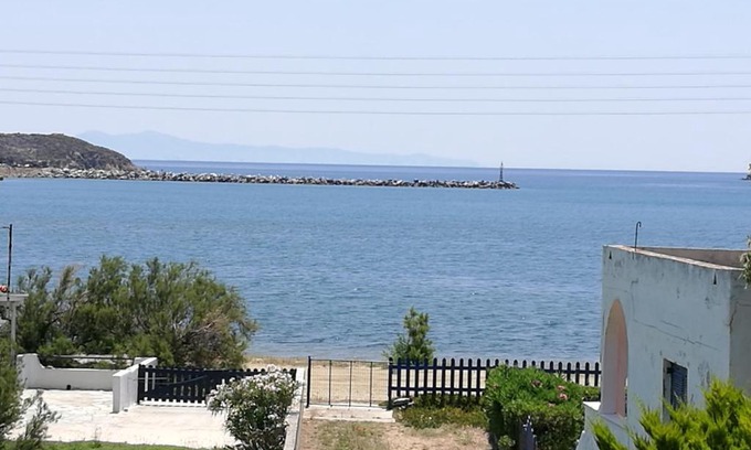 Gavrio Apartment | Pet-Friendly House with Ocean View Near the Sea