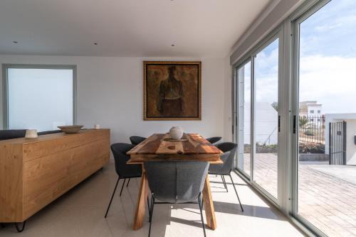 La Jaca House | Cozy House by the Beach with Ocean View and Great Rating