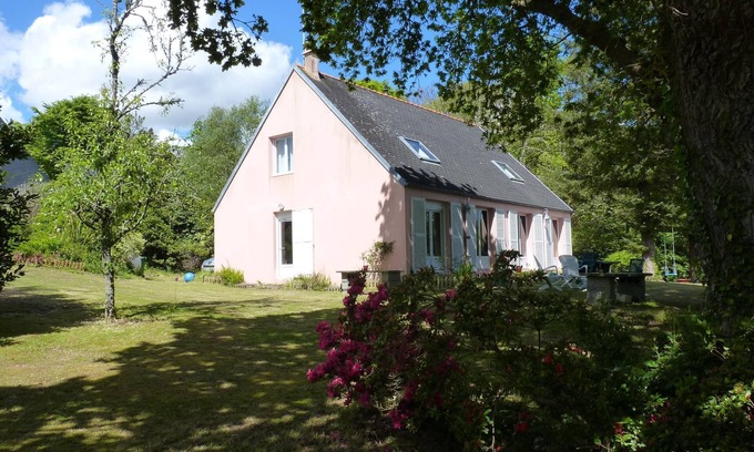 Plougonvelin Apartment | Cozy House by the Sea with Large Garden and Ocean Views