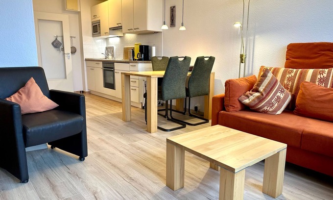 Wurster Nordseekuste Apartment | Oceanfront Retreat: House Neptun - Apartment De Lachmööv