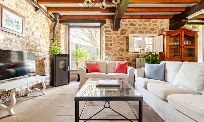 Barcenaciones House | Unforgettable Stay at House Next Door in Barcenaciones