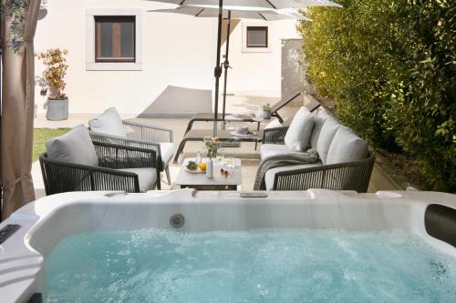 Bale Villa | Oceanfront House NoE with Hot Tub - Guest Rated 9.9/10