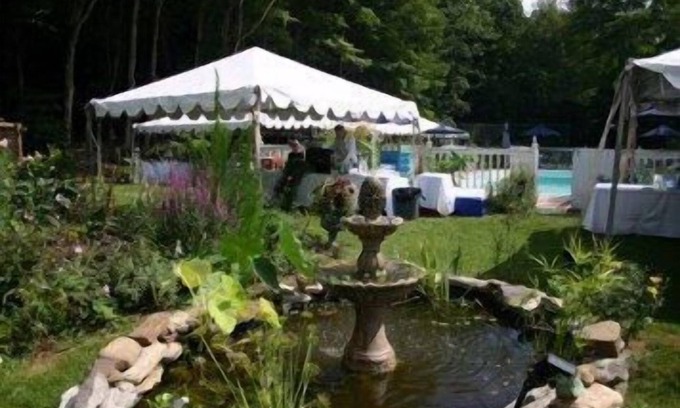 Mystic Bed & Breakfast | Explore House of 1833 Bed & Breakfast with Ocean Views