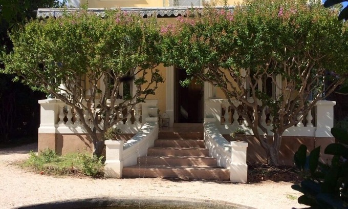 Sollies Pont Villa | Charming House with Pool & Ocean Views Near the Sea