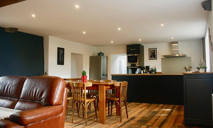 Le Ru House | Seaside House of Character: Guest Rated 9.8, Pet Friendly Stay