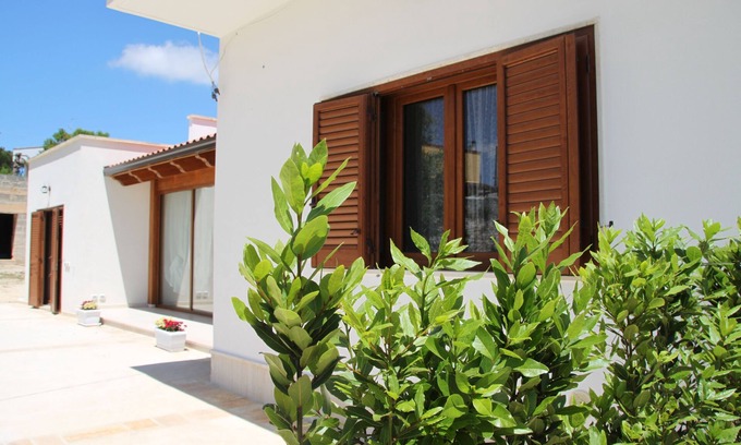 Gorgofreddo House | Discover House of Colino and Annina: 10/10 Ocean View Retreat