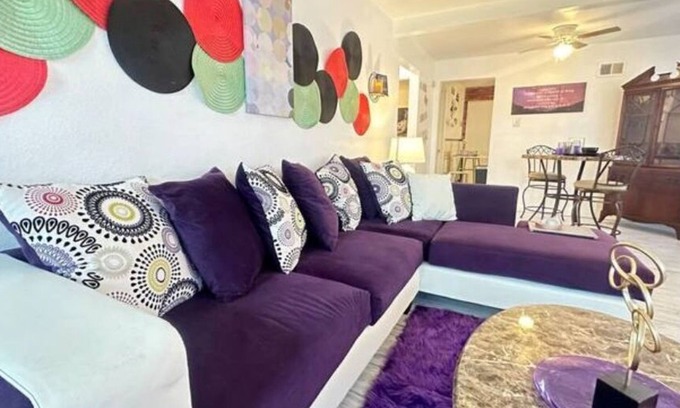St. Louis House | Elegant House of Elegance with Spa & Family Amenities
