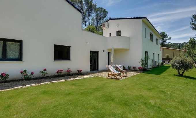 Aix-en-Provence House | Relax at House of Prignon near the Scenic Sainte-Victoire