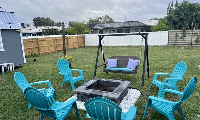 Gulf Gate Estates House | Family-Friendly House of Fun Just Minutes from the Beach!