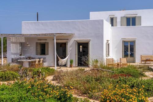 Antiparos House | Beachfront Bliss at House of Harmony with Ocean Views