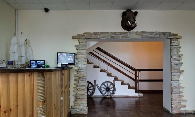 Vzvadskoe Resort | Cozy Retreat at House of Hunter and Fisherman Awaits