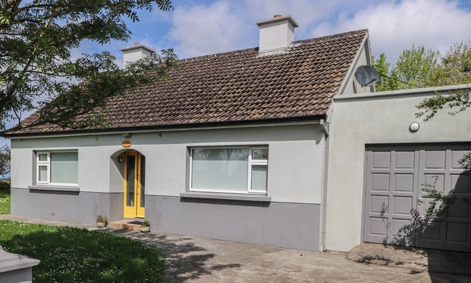 Easkey Cottage | Discover House of Ireland: Pet-Friendly Retreat in Easkey