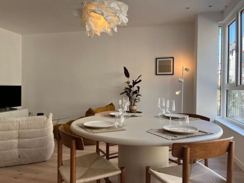 Brederode Apartment | Discover House of Legend: Child-Friendly 4-Star Retreat