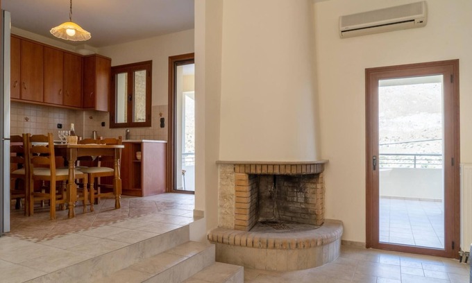 Akoumia House | Relax at House of Papadogiannis with Ocean View & Breakfast