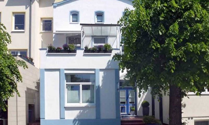 Warnemuende Apartment | Oceanfront Cottage with Kitchen - Guest Rated 10/10