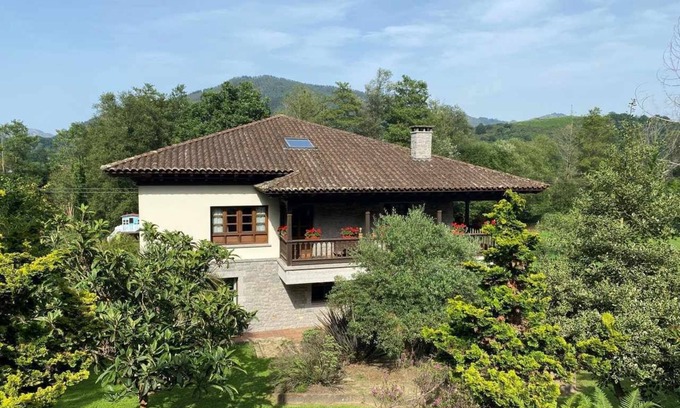 Arriondas House | Unmatched Comfort at the House of the Carpenters