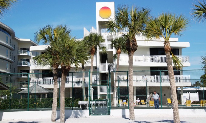 Siesta Key Condo | Oceanfront Condo with Pool & 10/10 Guest Ratings