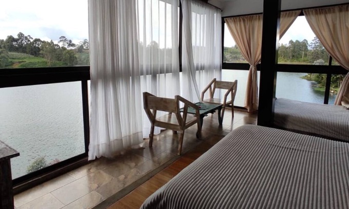 El Penol House | House of the Waters