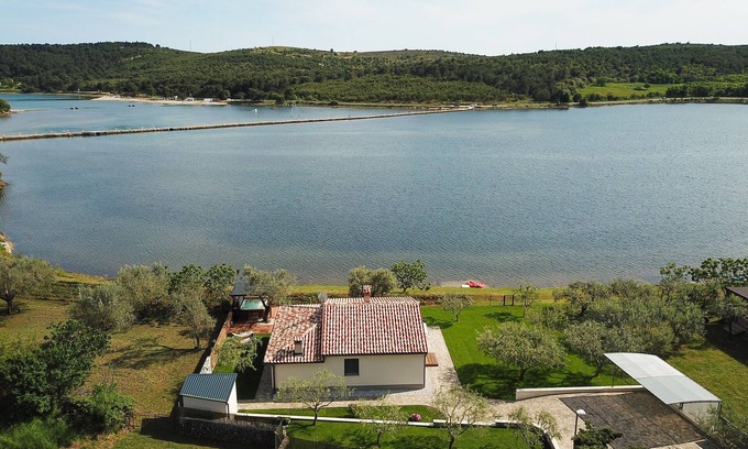 Pomer House | House Oliva: Unforgettable Oceanfront Getaway Awaits