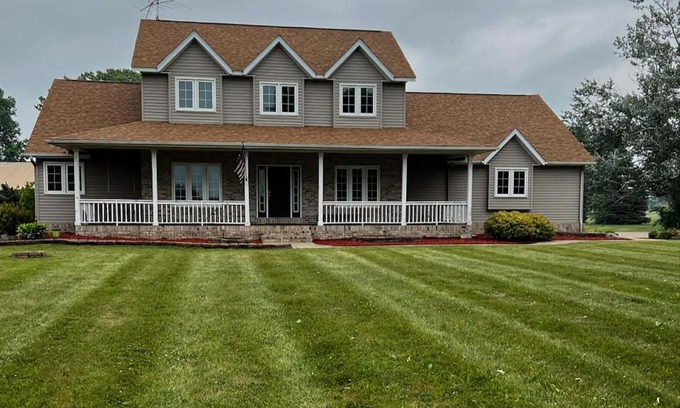 Palmyra House | Fly-In Access House on Grass Runway - Pet Friendly Getaway