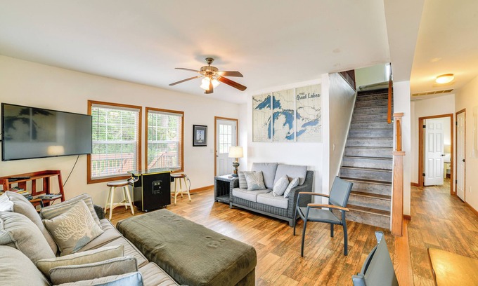 Durhamville Cottage | House on Oneida Lake on Lewis Point in Canastota