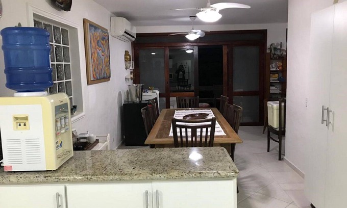 Guaeca House | Beachfront Retreat: House on the Beach of Guaecá with Spa