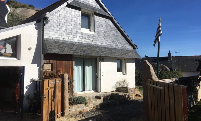 Tregastel House | Serene Coastal House in Trégastel with Oceanfront Views