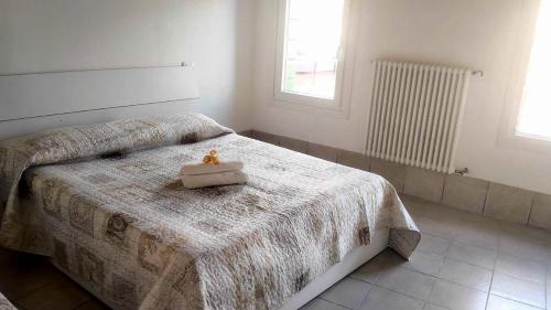 Longa Apartment | Beautiful House on the Water Murano - Pet Friendly Getaway