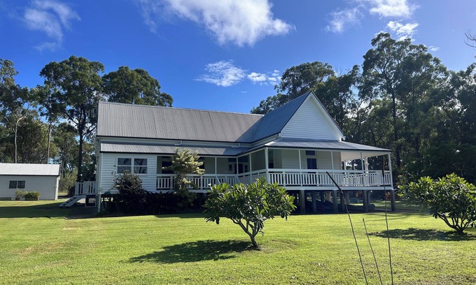 Burrum River House | House Overlooking a Private 12 Acre Lake And Only 4 Minutes To The Beach