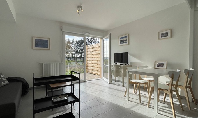 Etaples House | Scenic House with Kitchen and Breakfast by Baie de Canche