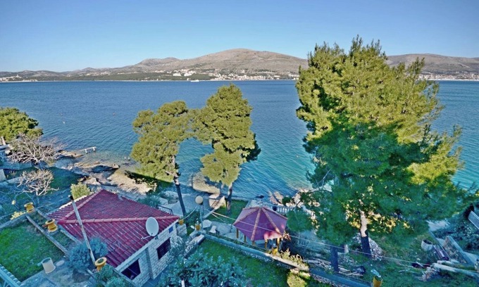 Okrug Donji House | Pet-Friendly House Piccolo with Oceanfront Views in Okrug Donji