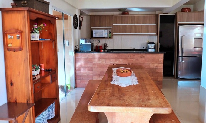 Itapema House | Inviting House with Pool and Billiard Table in 4 Bedrooms