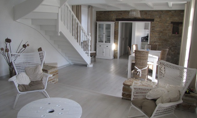 Plouguerneau House | Seafront House St Cava in Plouguerneau with Ocean Views