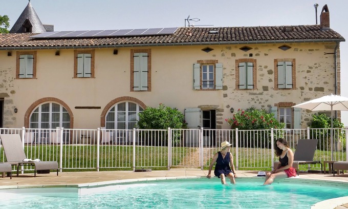 Teyssode House | Ideal Retreat for 27 with Pool, Hot Tub & Spa Amenities