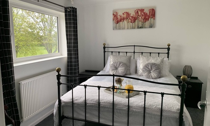 Gorleston-on-Sea House | Cozy 2-Bed House with Ocean View in Gorleston-on-Sea