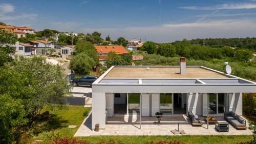 Vintijan House | House Sparrow: Family-Friendly Escape with 9.3/10 Rating