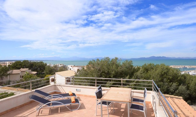 Urbanizacion Mont Ferrutx Villa | Family-Focused Retreat Just 100 Meters from the Sea