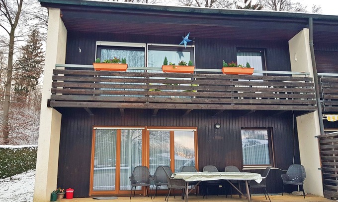Starnberg House | House Starnberg: Ideal 6-Room Retreat with Garden Access