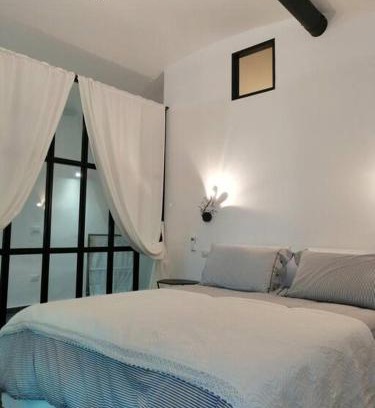 Chiaia Apartment | Pet-Friendly House Suite Vetriera with Family Amenities