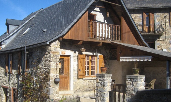 Arrien-en-Bethmale House | Relax at House T3: Lake View, Pool & Spa near Saint-Girons