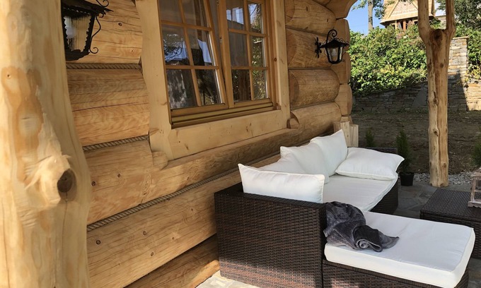 Poronin House | Discover House Tatrzańska Zyngierka with Scenic Mountain Views