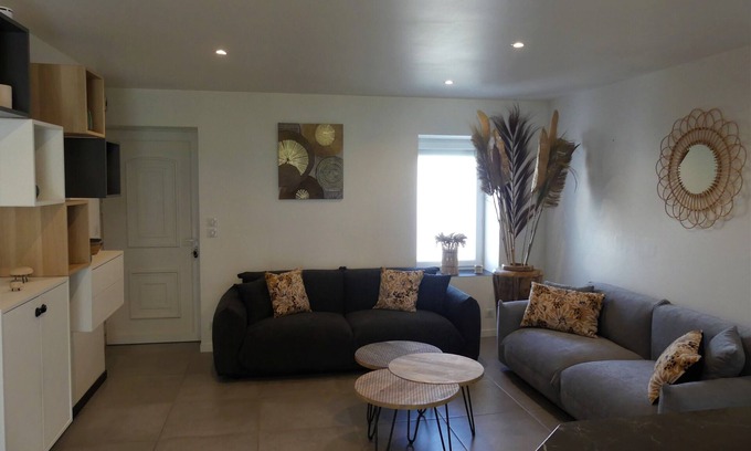 Talmont-Saint-Hilaire House | Beautiful Townhouse with Terrace & Garden near City Center